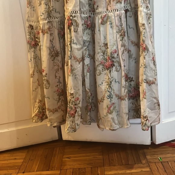 Kitten D’amore. Designed in Australia. AU Size 6 - Picture 12 of 12